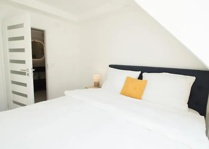 Cozy With Wooden Accents & Terrace L Jos16 Wenen