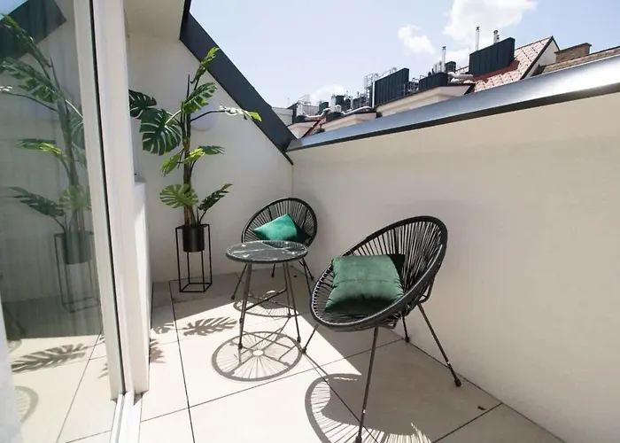 Cozy With Wooden Accents & Terrace L Jos16 *